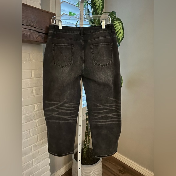 Flamingals Wash Mid Waist Straight Leg Crop Jeans Size Medium NWT - Picture 9 of 9